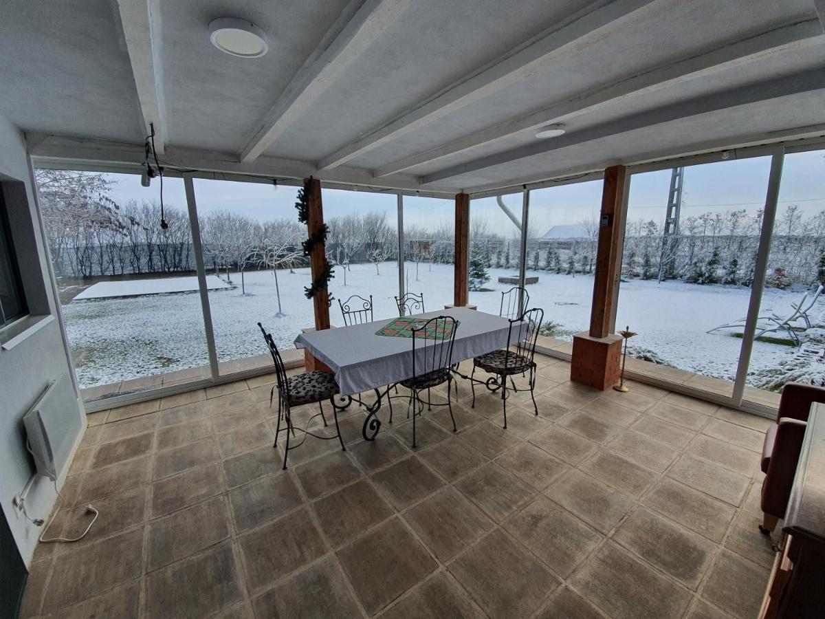 Casa Elis Piscina, Jacuzzy , Sauna, Ciubar Merei Екстер'єр фото