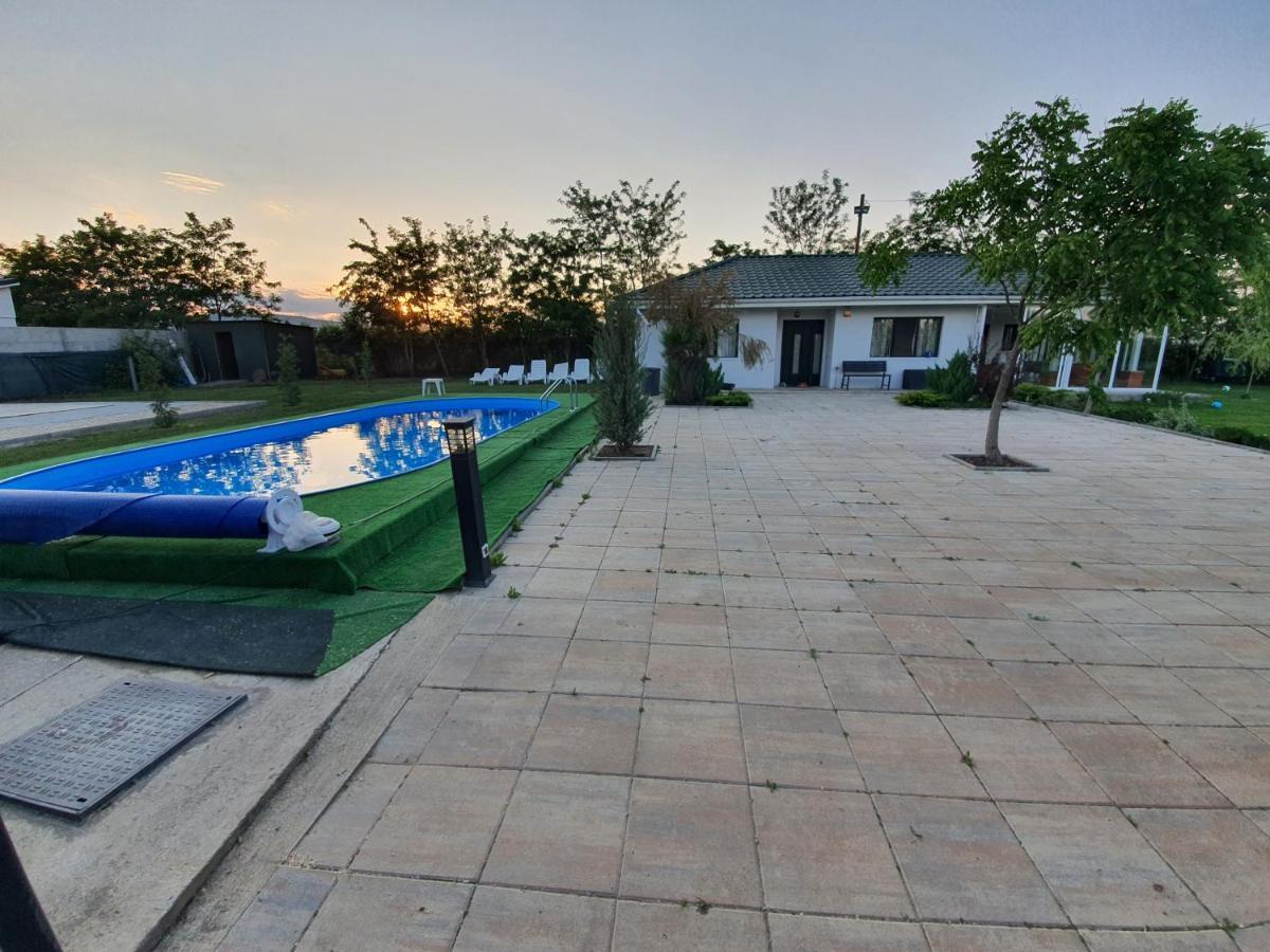 Casa Elis Piscina, Jacuzzy , Sauna, Ciubar Merei Екстер'єр фото